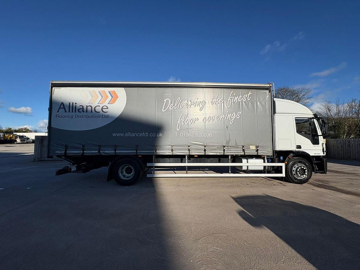 Used 2021 Iveco 180E250 18T Curtainsider