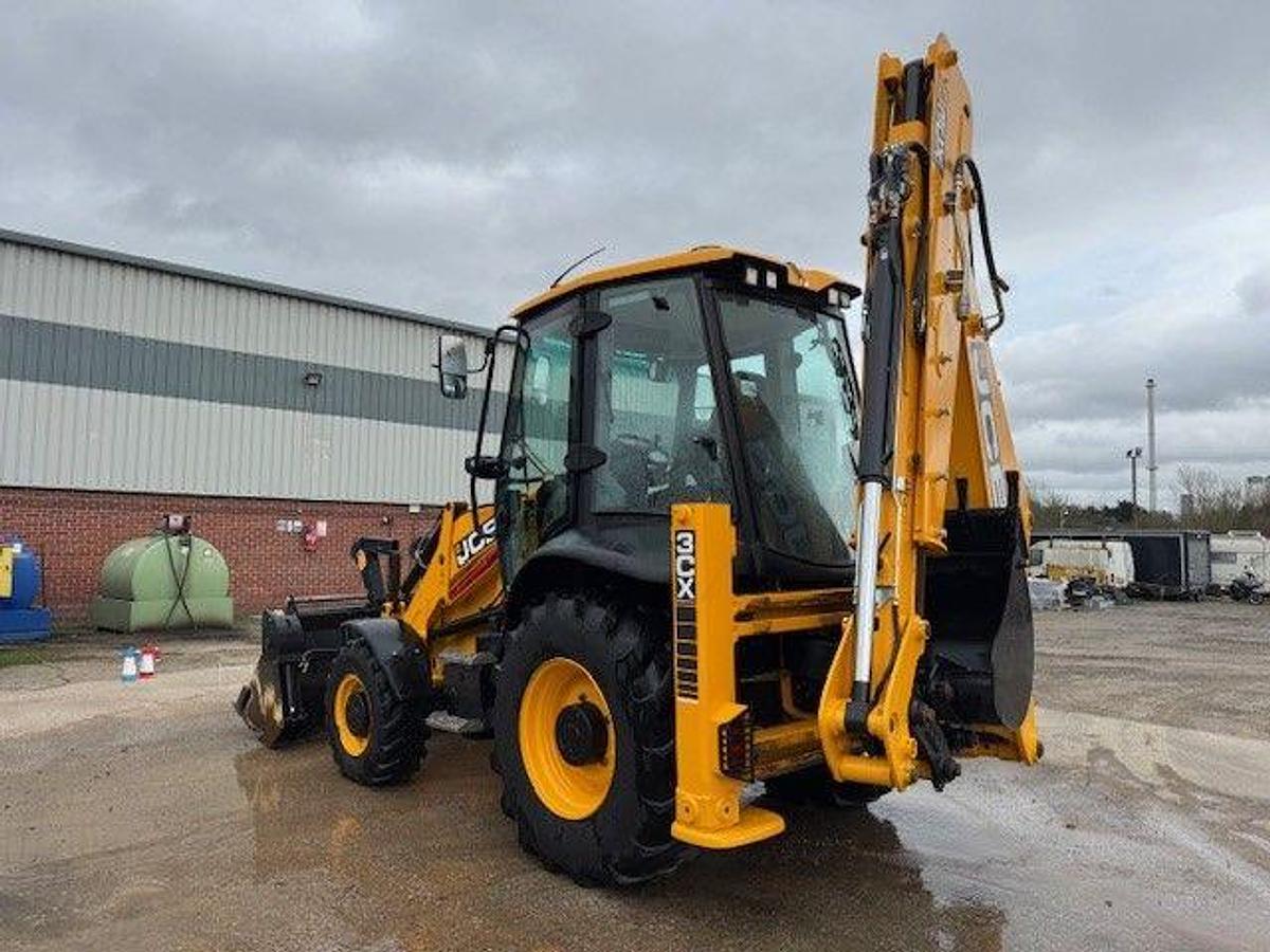 Used 2024 JCB 3CX Sitemaster Backhoe Loader