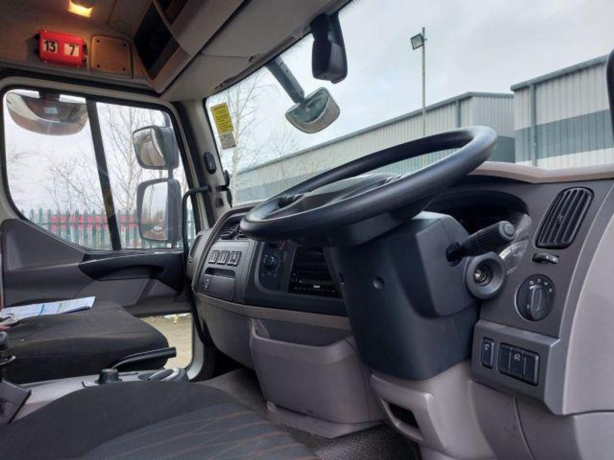 Used 2024 (74) DAF LF260 4x2 18T Curtainsider