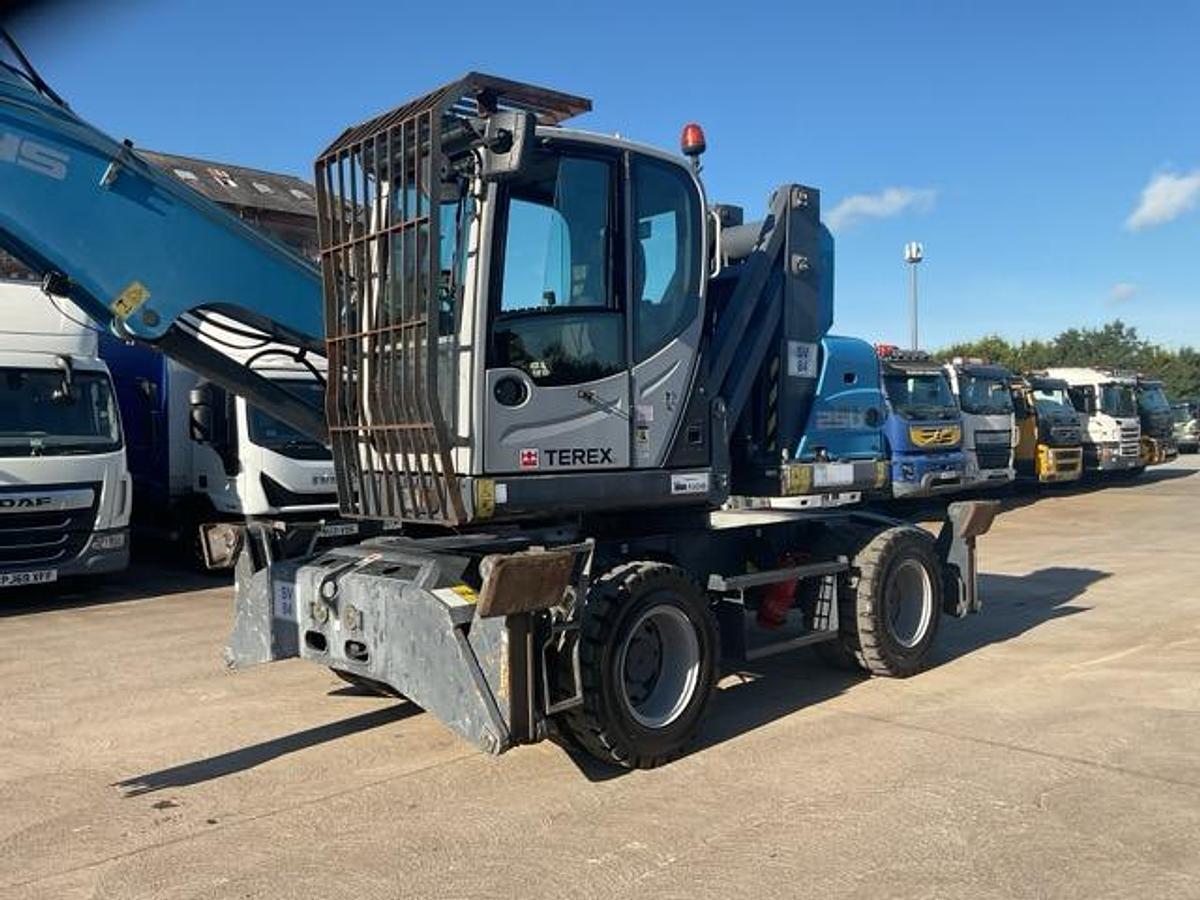 Used 2015 Terex Fuchs MHL250 Material Handler