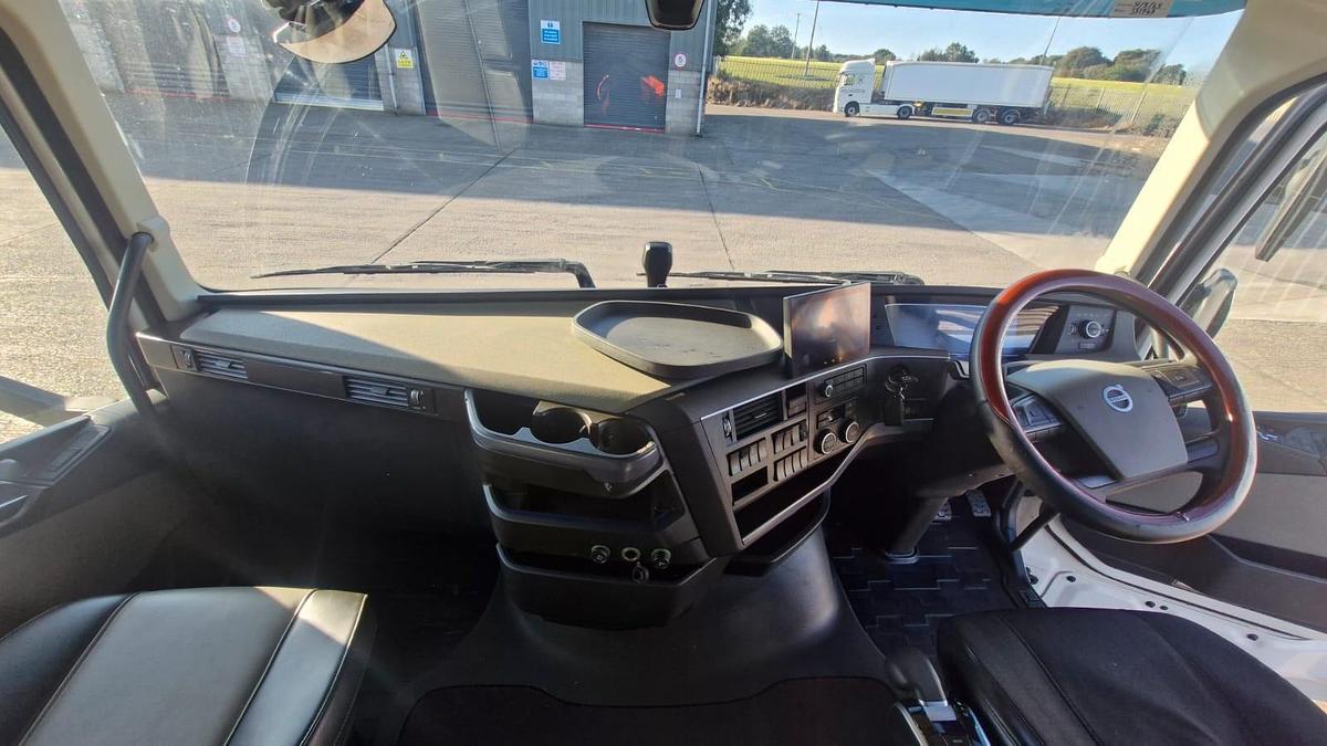 Used 2022 Volvo FH500 6x2 Unit