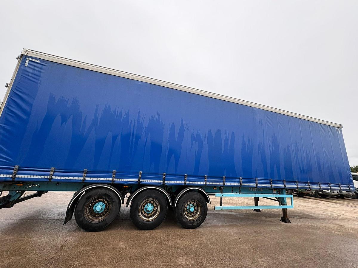 Used 2013 SDC Tri Axle Curtainsider