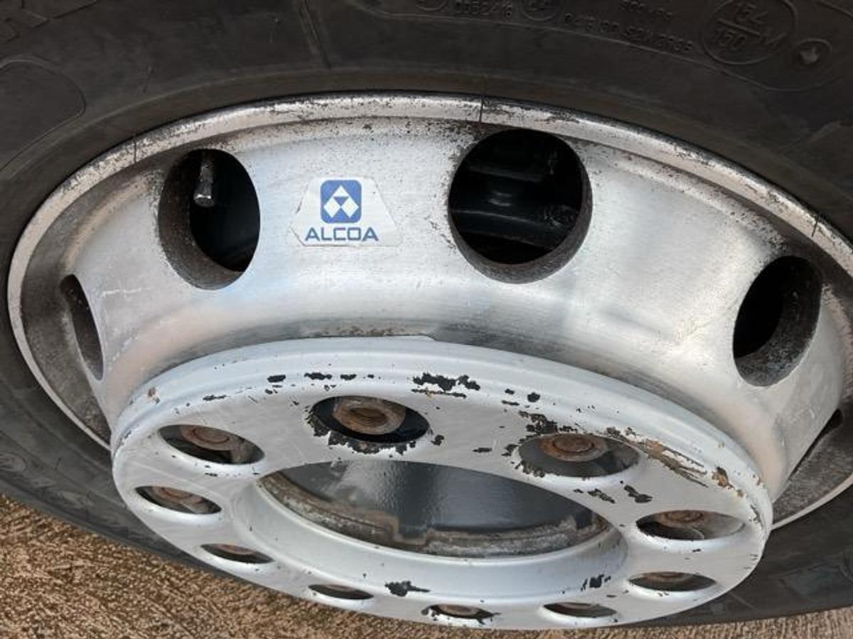 Used 2019 DAF CF410 8x2 Flatbed c/w Crane