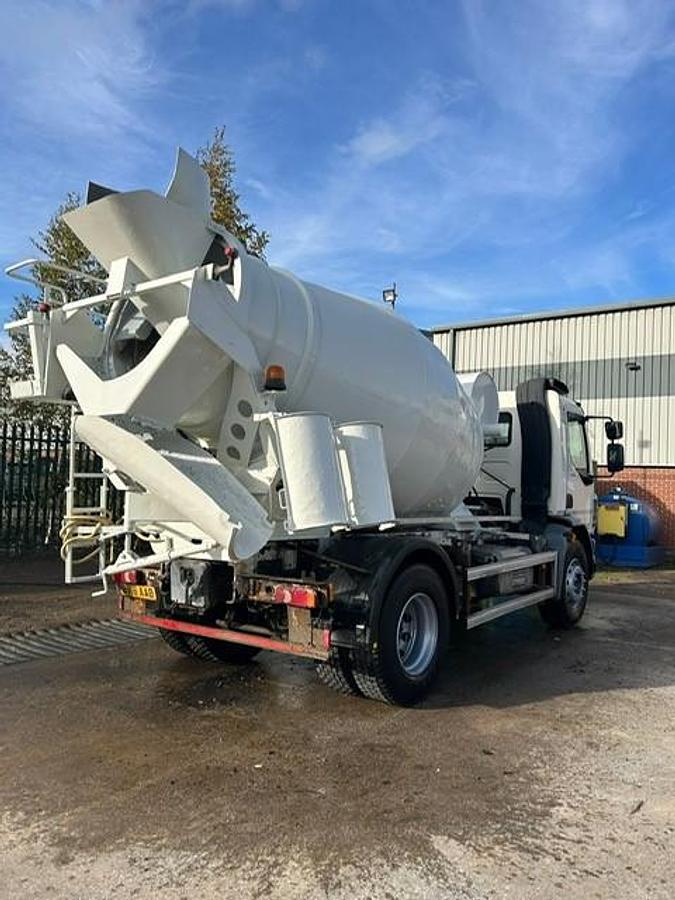 Used 2016 DAF LF280 4x2 Concrete Mixer