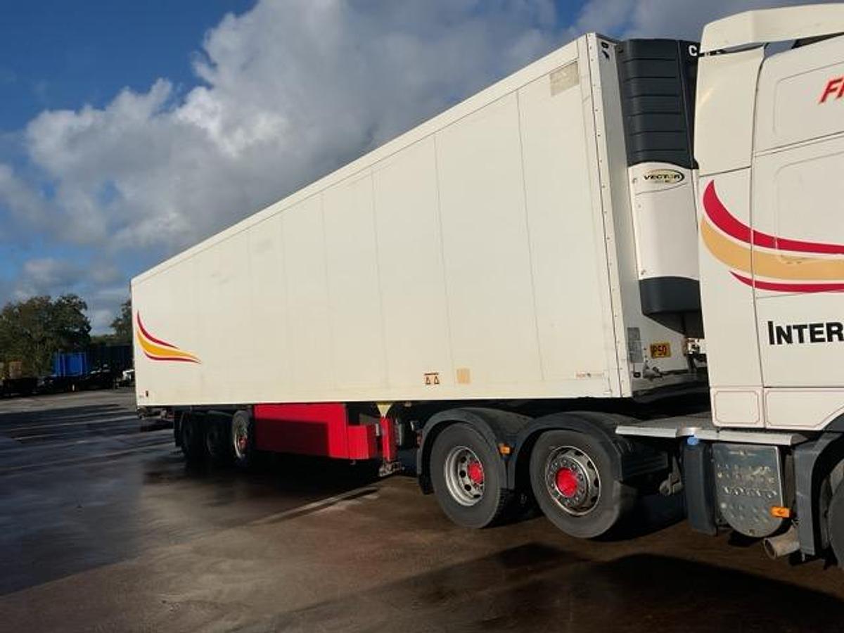 Used 2010 Schmitz Tri Axle Fridge