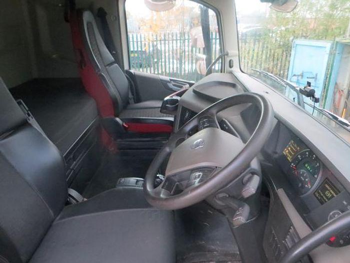 Used 2018 Volvo FH500 Globe Trotter 8x4 Hookloader
