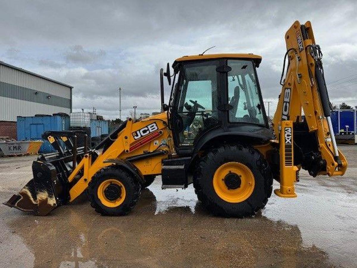 Used 2024 JCB 3CX Sitemaster Backhoe Loader