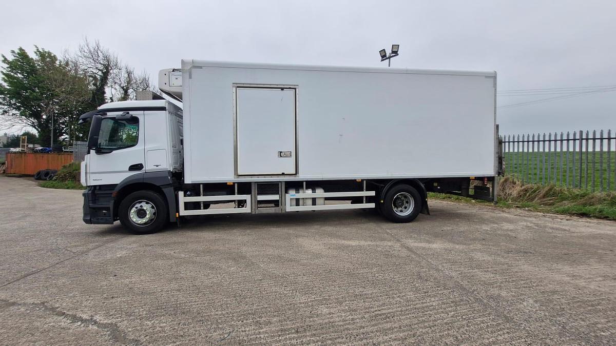 Used 2015 Mercedes 1824 4x2 Fridge