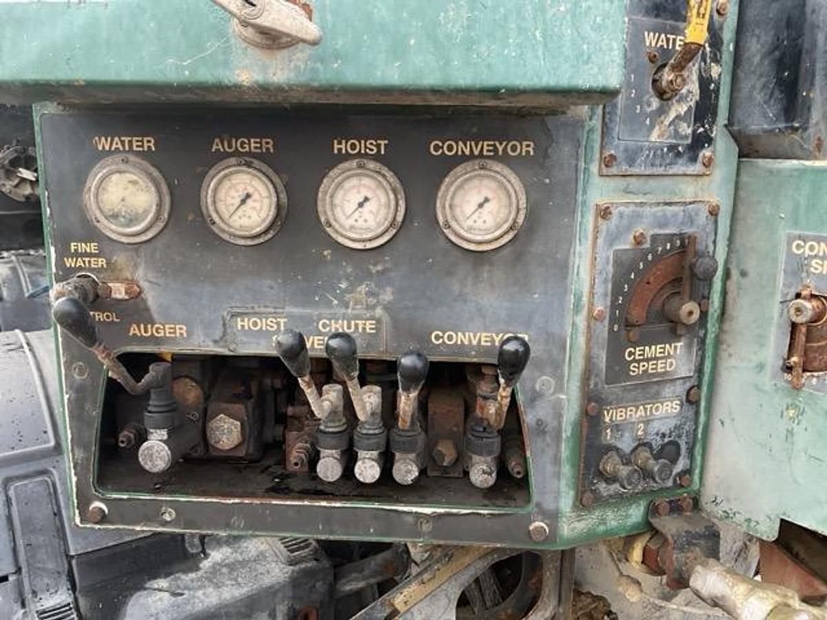 Used 2018 Renault C430 8x4 Volumetric Mixer