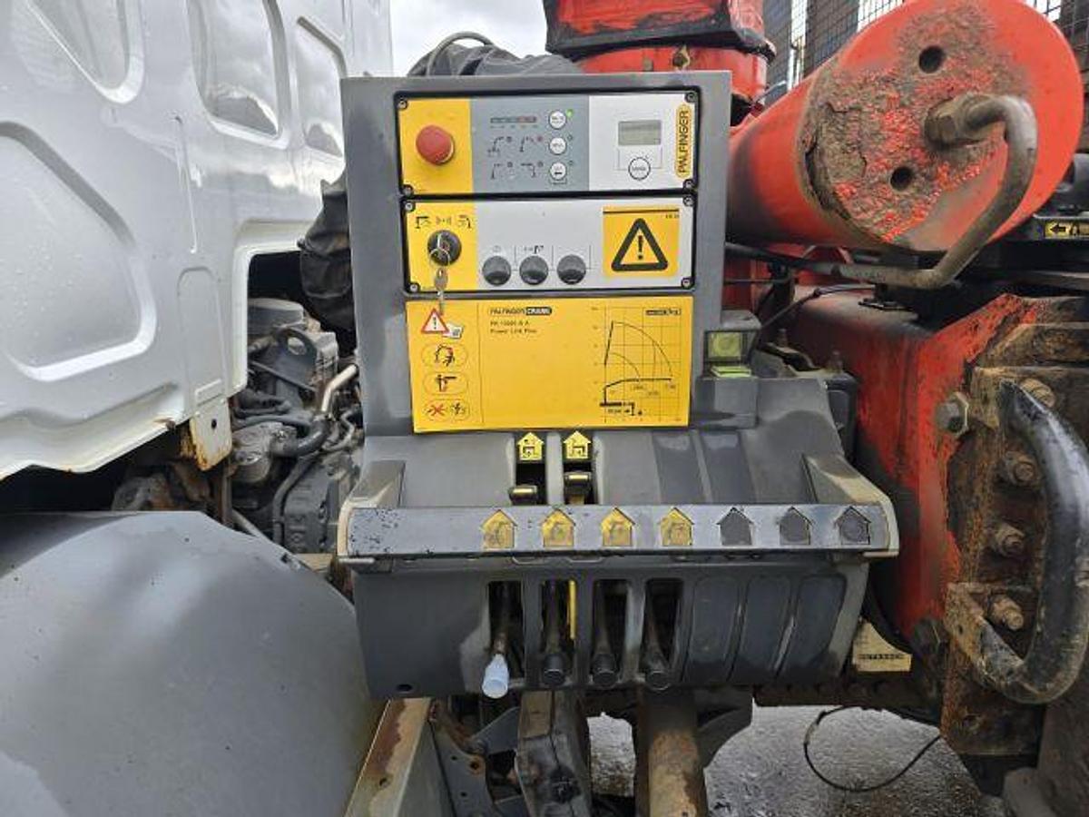 Used 2016 DAF LF250 4x2 18T Flatbed