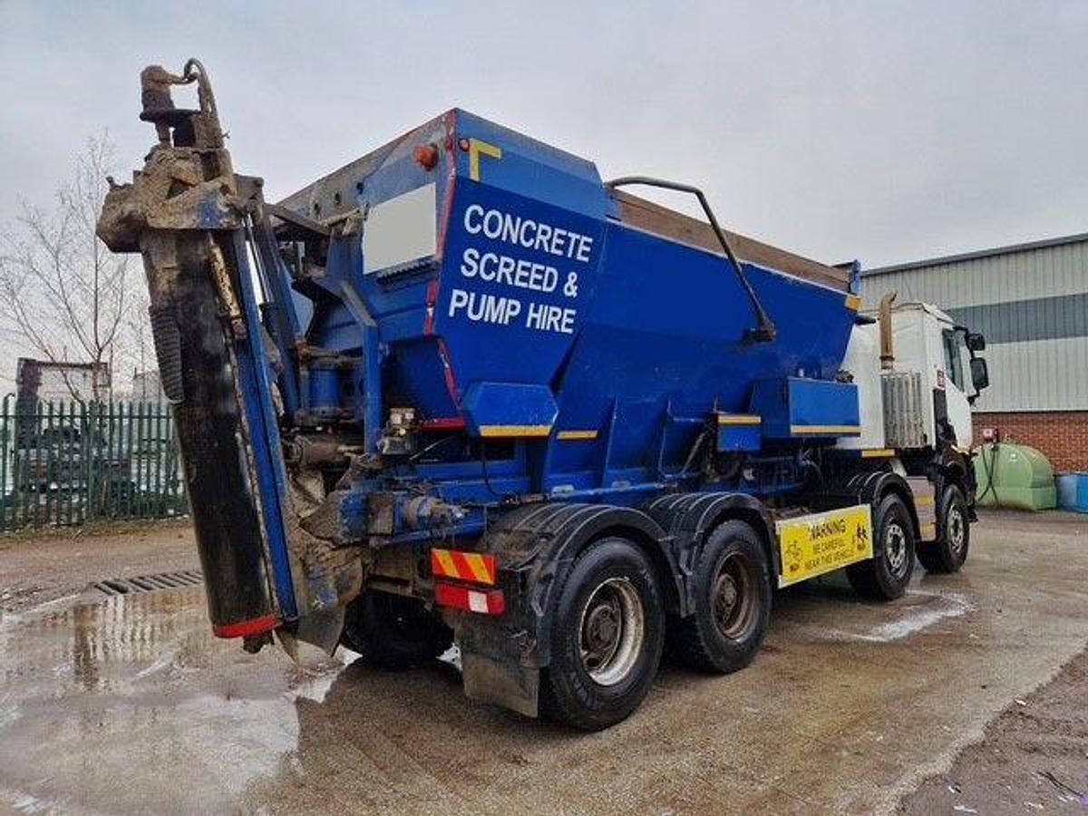 Used 2016 (16) Renault C460 8x4 Volumetric Concrete Mixer