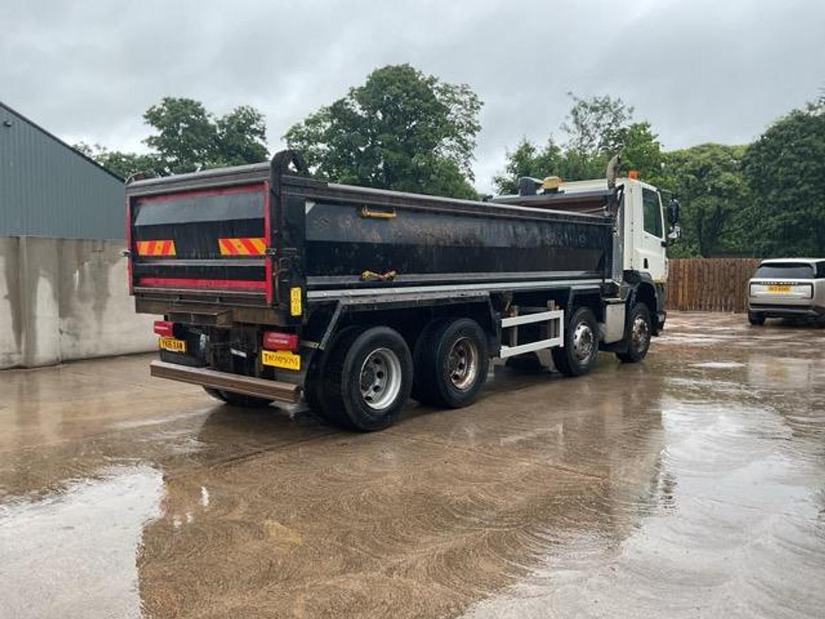 Used 2016 DAF CF400 8x4 Steel Tipper Grab