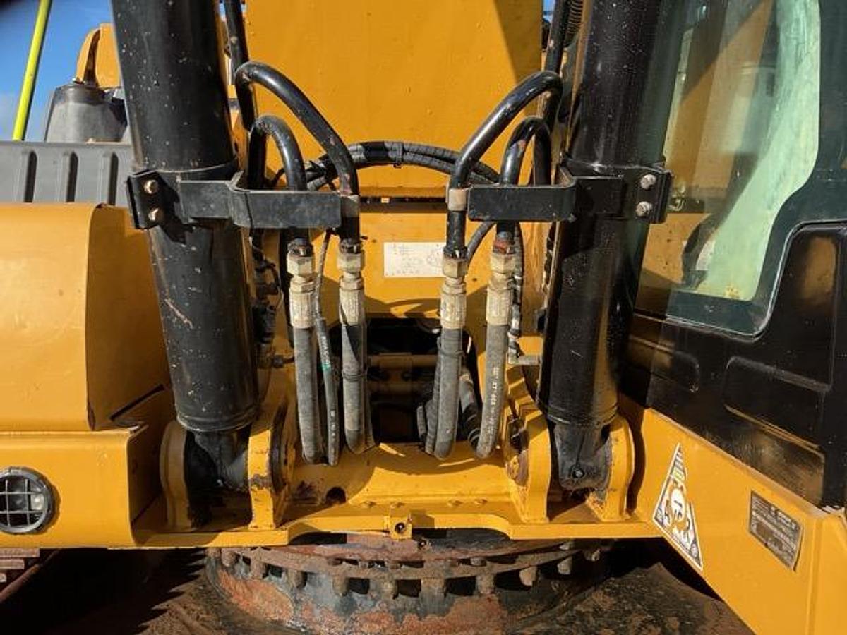 Used 2019 CAT 320 Tracked Excavator