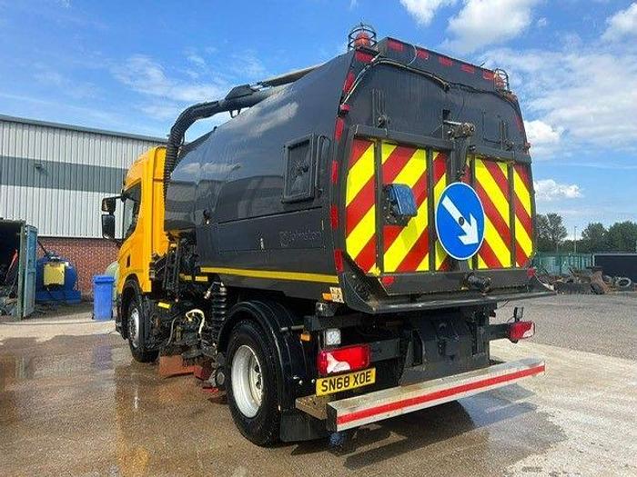 Used 2018 (68) Scania P250 4x2 18T Road Sweeper
