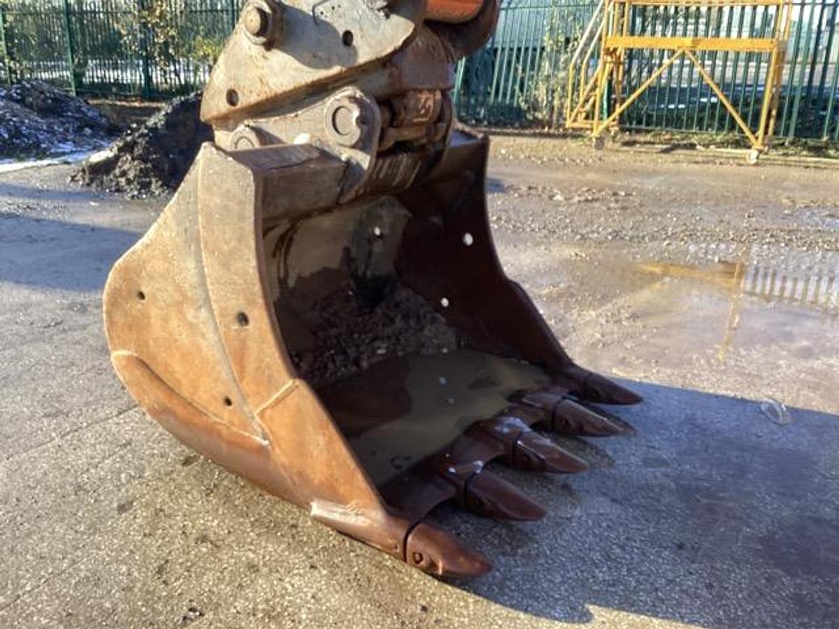 Used 2019 Hitachi ZX250LC-6 Tracked Excavator