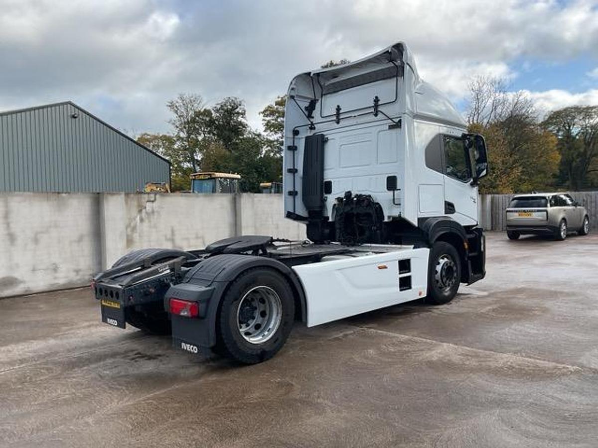 Used 2022 Iveco S Way 420 4x2 T/Unit