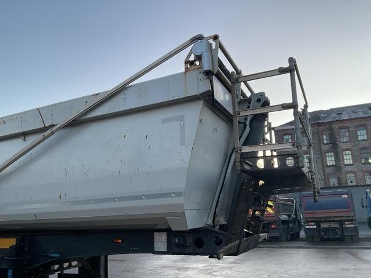 Used 2019 Schmitz Cargobull Tri Axle Tipping Trailer