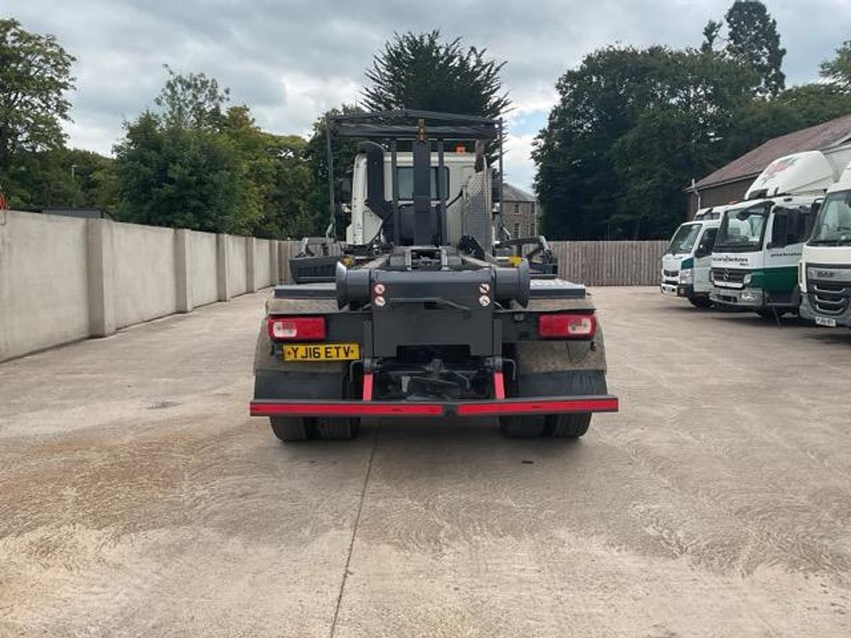 Used 2016 DAF CF400 8x4 Hookloader