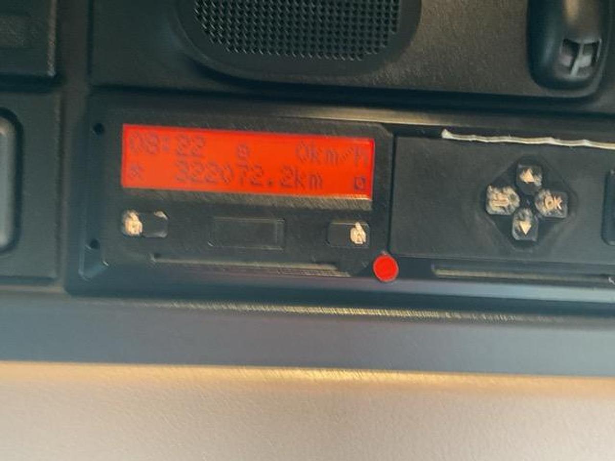 Used 2018 DAF LF230 4x2 Beavertail