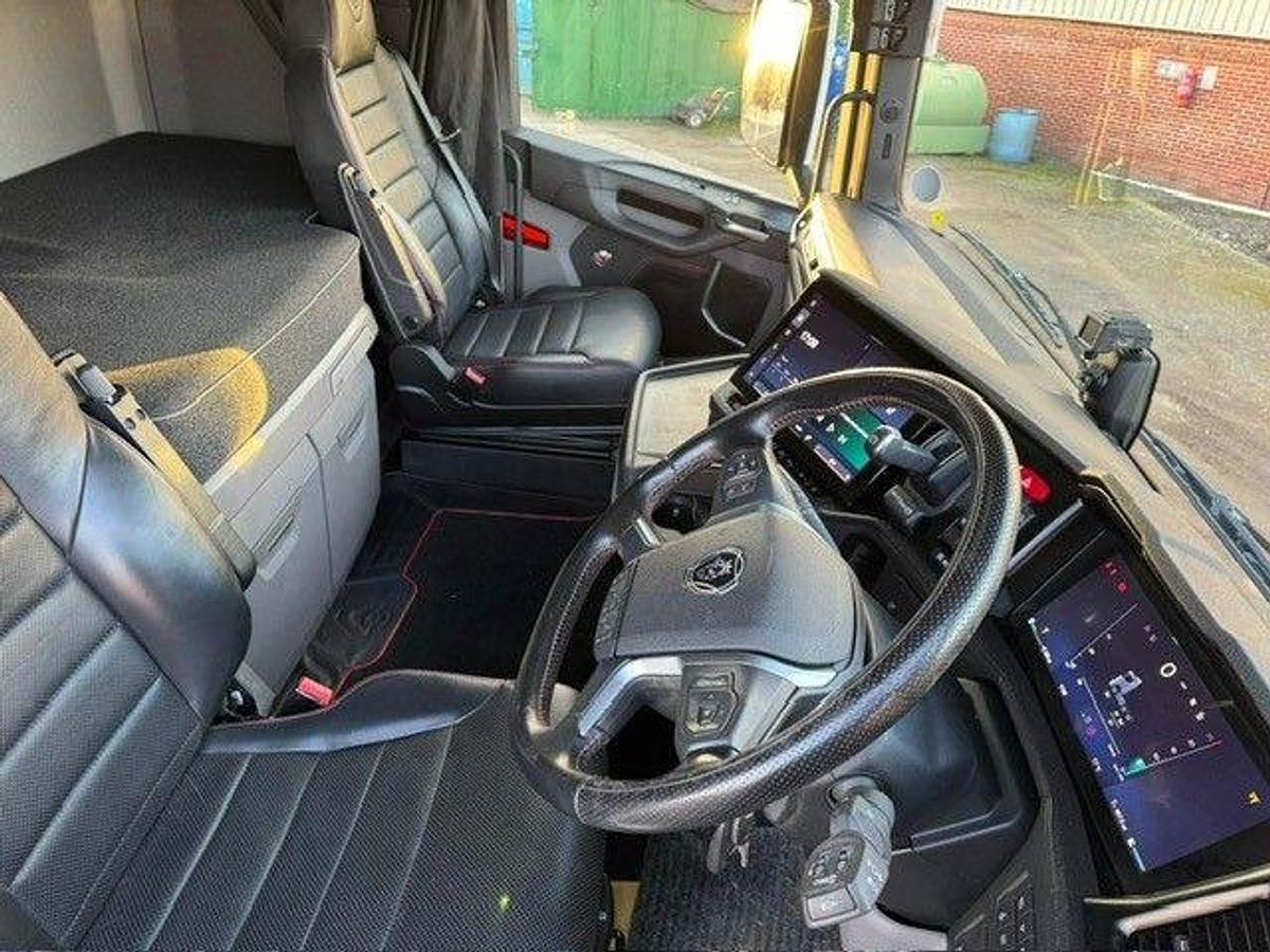 Used 2025 (25) Scania S770 V8 6x2 Rearlift