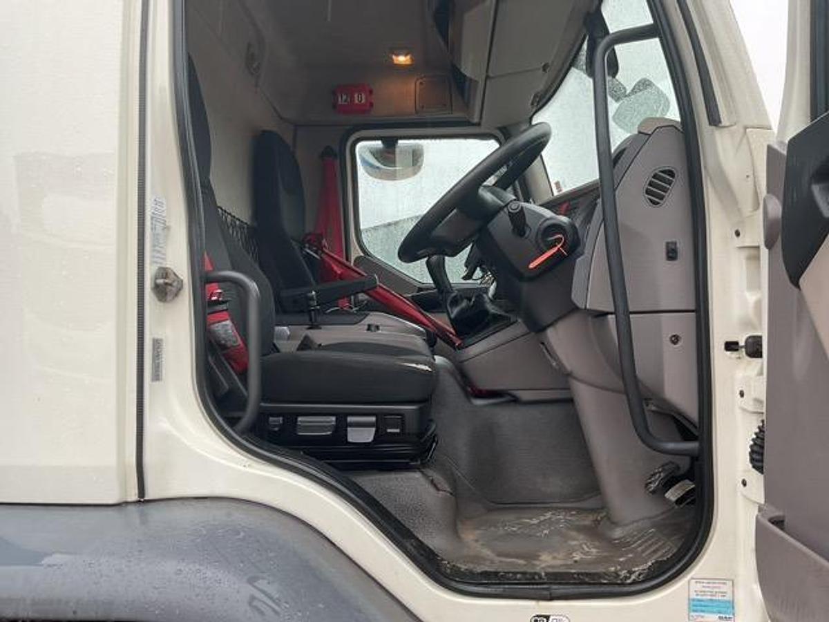 Used 2018 DAF LF230 4x2 Beavertail