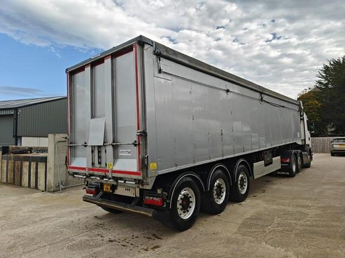 Used 2019 Fruehauf 70cyd Sloper Plankside Tipping Trailer