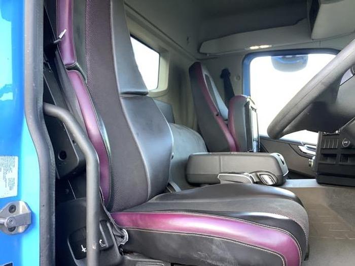 Used 2022 (22) Volvo FMX420 8x4 Steel Tipper