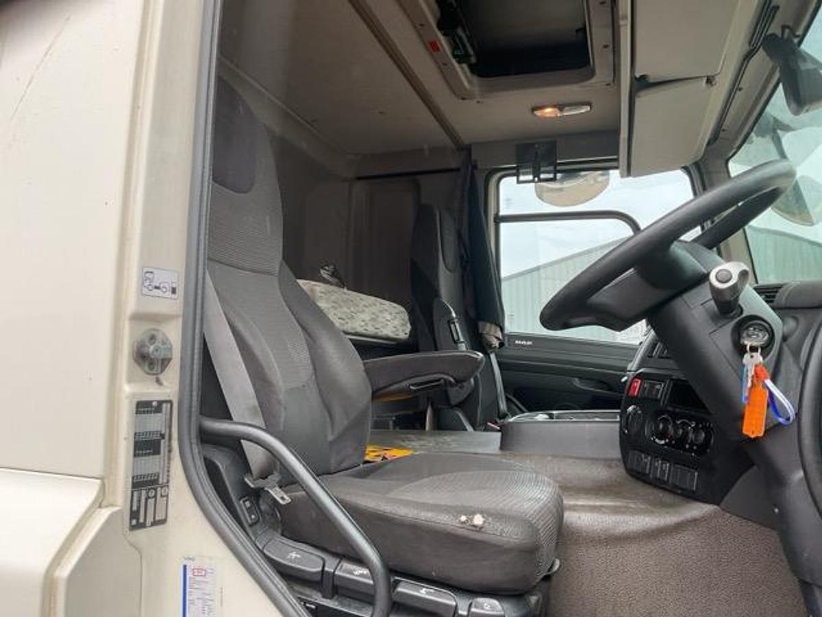 Used 2016 DAF CF440 4x2 Unit. Choice