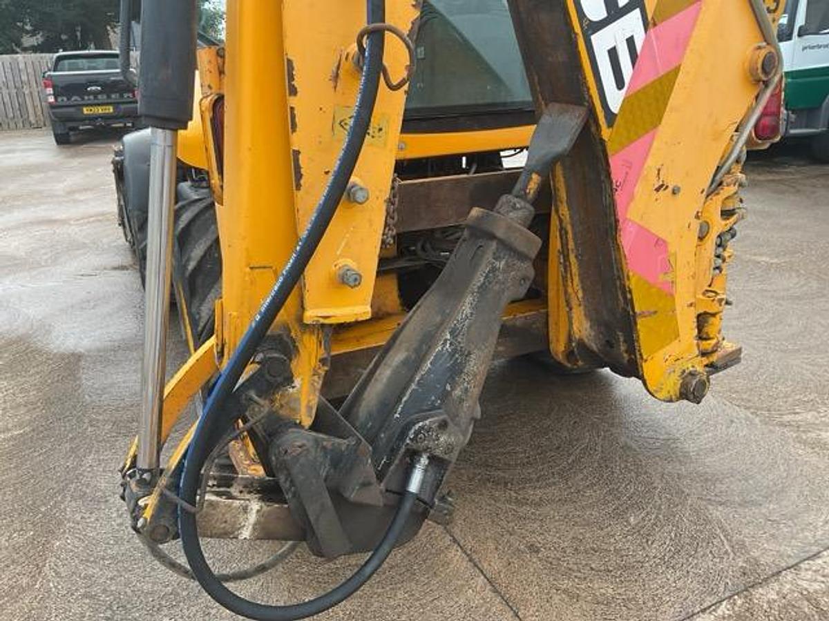 Used 2013 JCB 2CX Street Master 1435