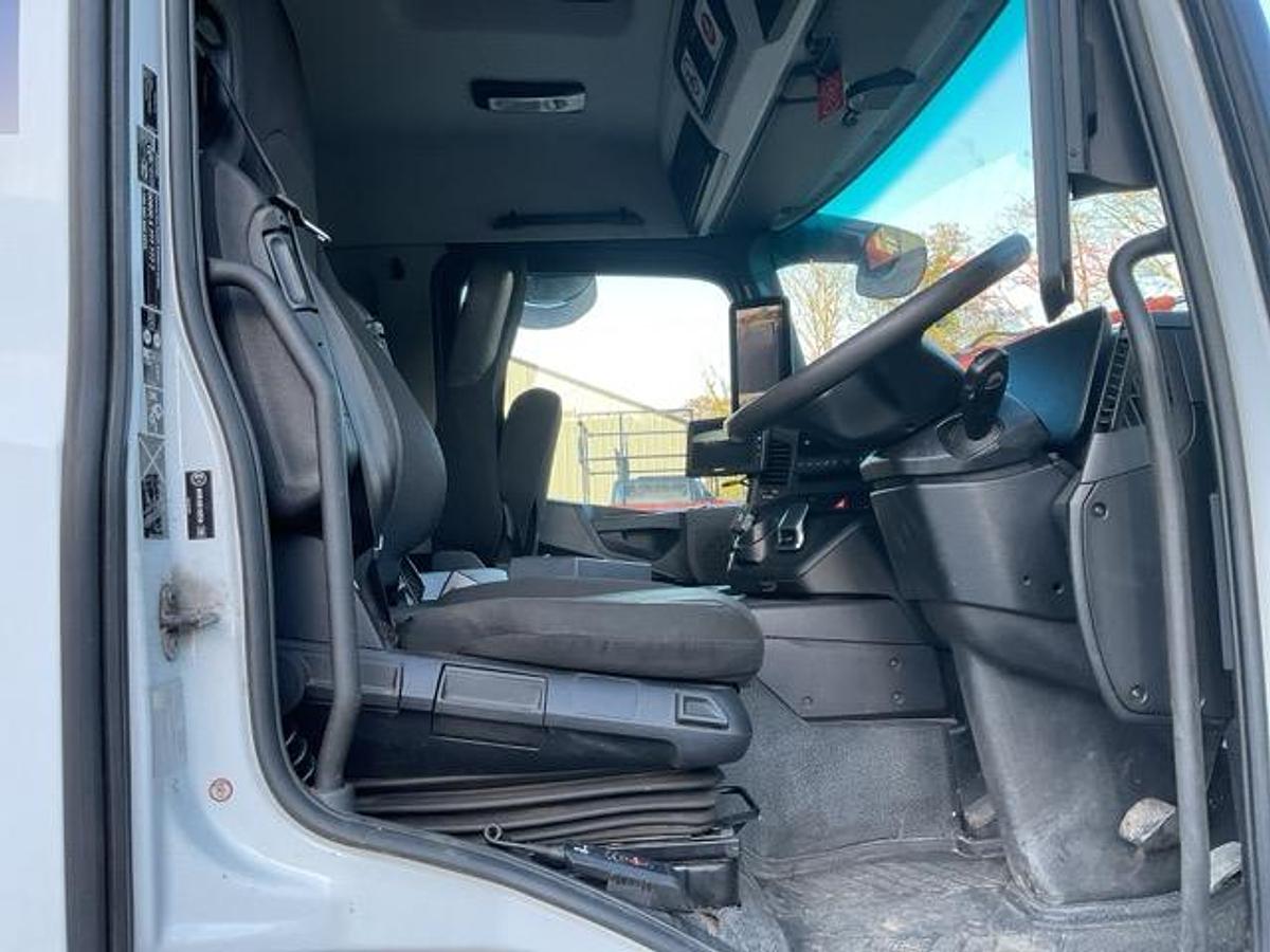 Used 2020 Mercedes Arocs 2535 Flatbed Crane Lorry