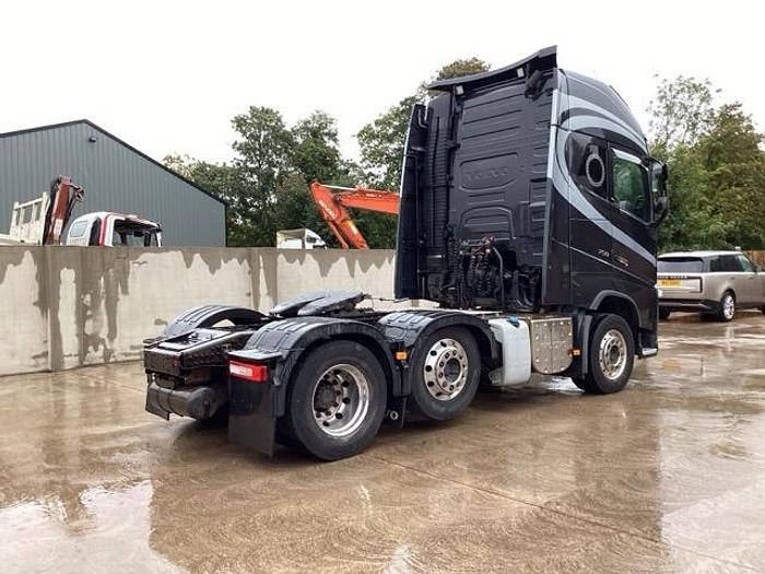 Used 2014 Volvo FH750 6x2 Tractor Unit