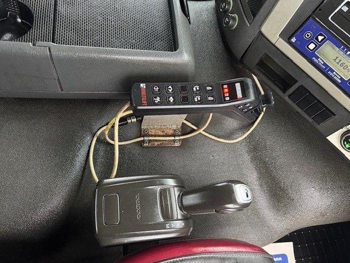 Used 2016 (16) Volvo FM410 8x4 Hookloader