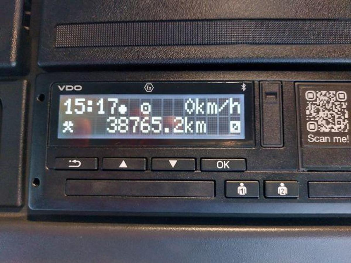 Used 2024 (74) DAF LF260 4x2 18T Curtainsider