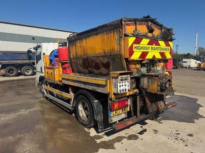 Used 2017 (17) Isuzu N75.190 4x2 7.5T Hotbox