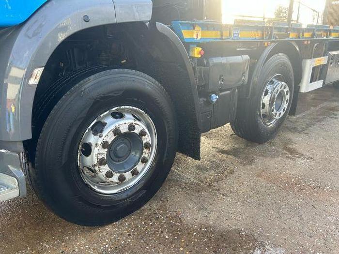 Used 2017 (17) DAF CF400 8x2 Rearlift Beavertail