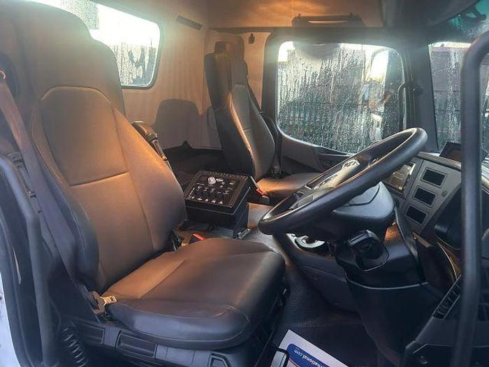 Used 2020 (20) Mercedes Arocs 3240 8x4 Hookloader