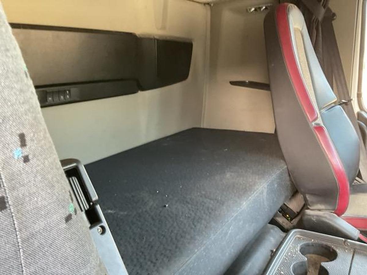 Used 2016 Volvo FM460 8x4 Tipper