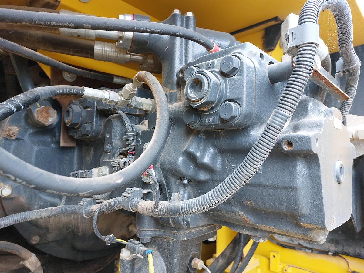 Used 2018 Komatsu PC360LC-11 Tracked Excavator