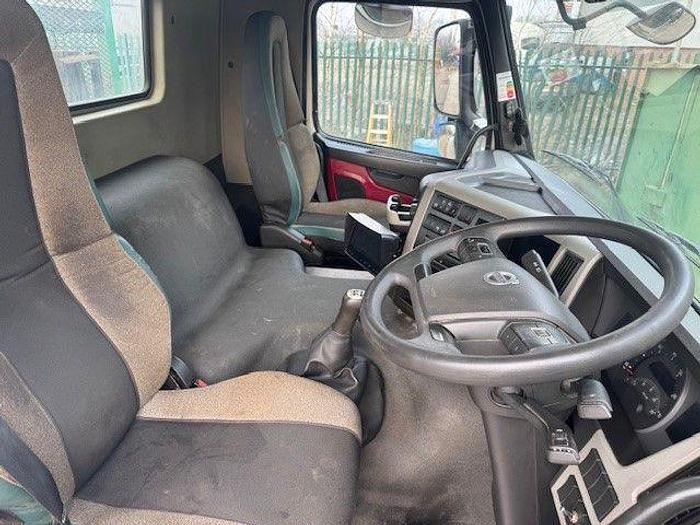 Used 2014 (14) Volvo FM370 8x2 Rearlift Beavertail