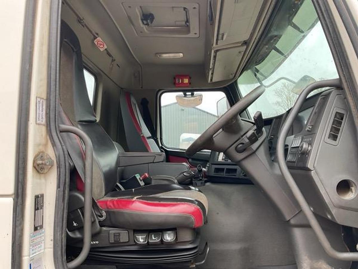 Used 2016 (16) Volvo FMX420 8x4 Steel Tipper