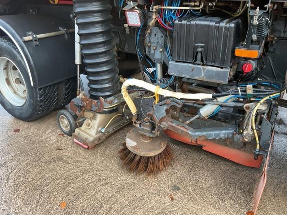 Used 2020 DAF LF220 4x2 Johnston V65T Road Sweeper