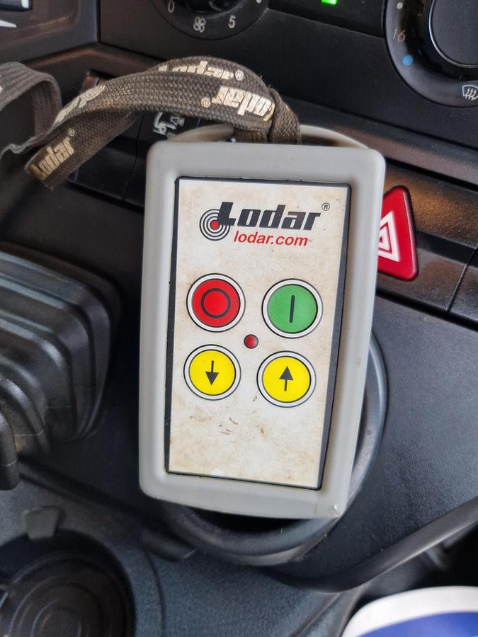 Used 2018 (18) Mercedes Arocs 3240 8x2 Rearlift Beavertail