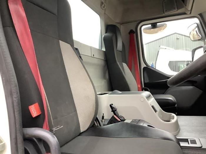 Used 2018 Renault C320 6x2 Flabed with Crane