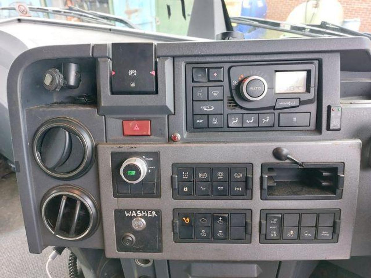 Used 2015 Renault C460 6x2 Rearlift Beavertail