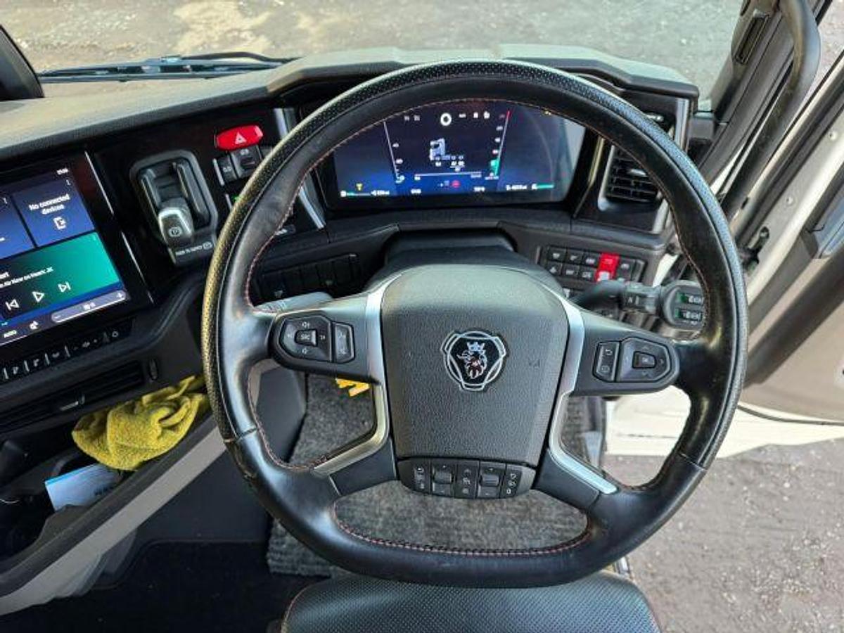 Used 2025 (25) Scania S770 V8 6x2 Rearlift