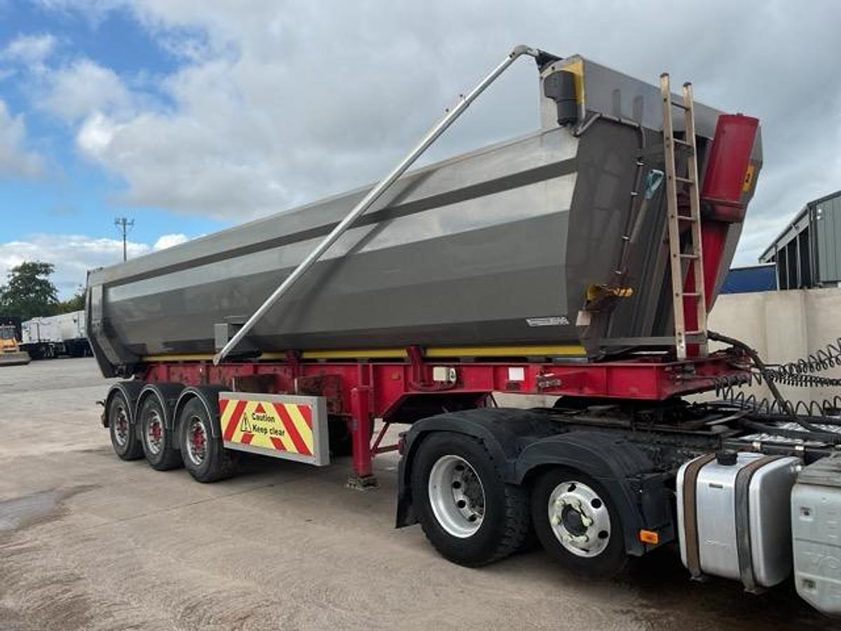 Used 2015 Weightlifter Tri Axle Tipping Trailer