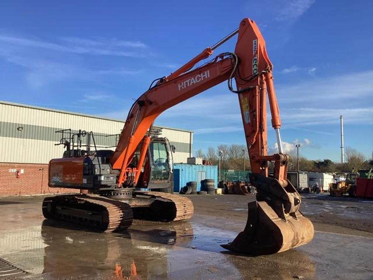 Used 2019 Hitachi ZX250LC-6 Tracked Excavator