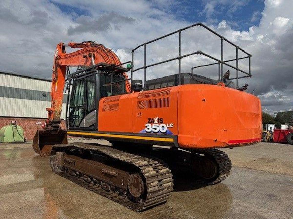 Used 2018 Hitachi ZX350LC-6 Tracke Excavator