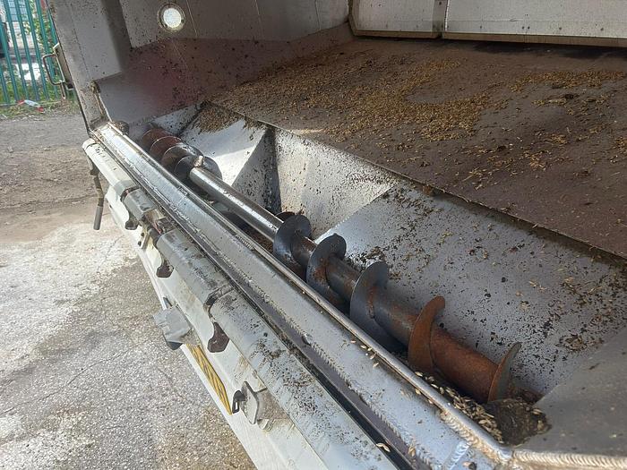 Used 2015 Volvo FM410 8x4 Tridem Alloy Bulk Blower