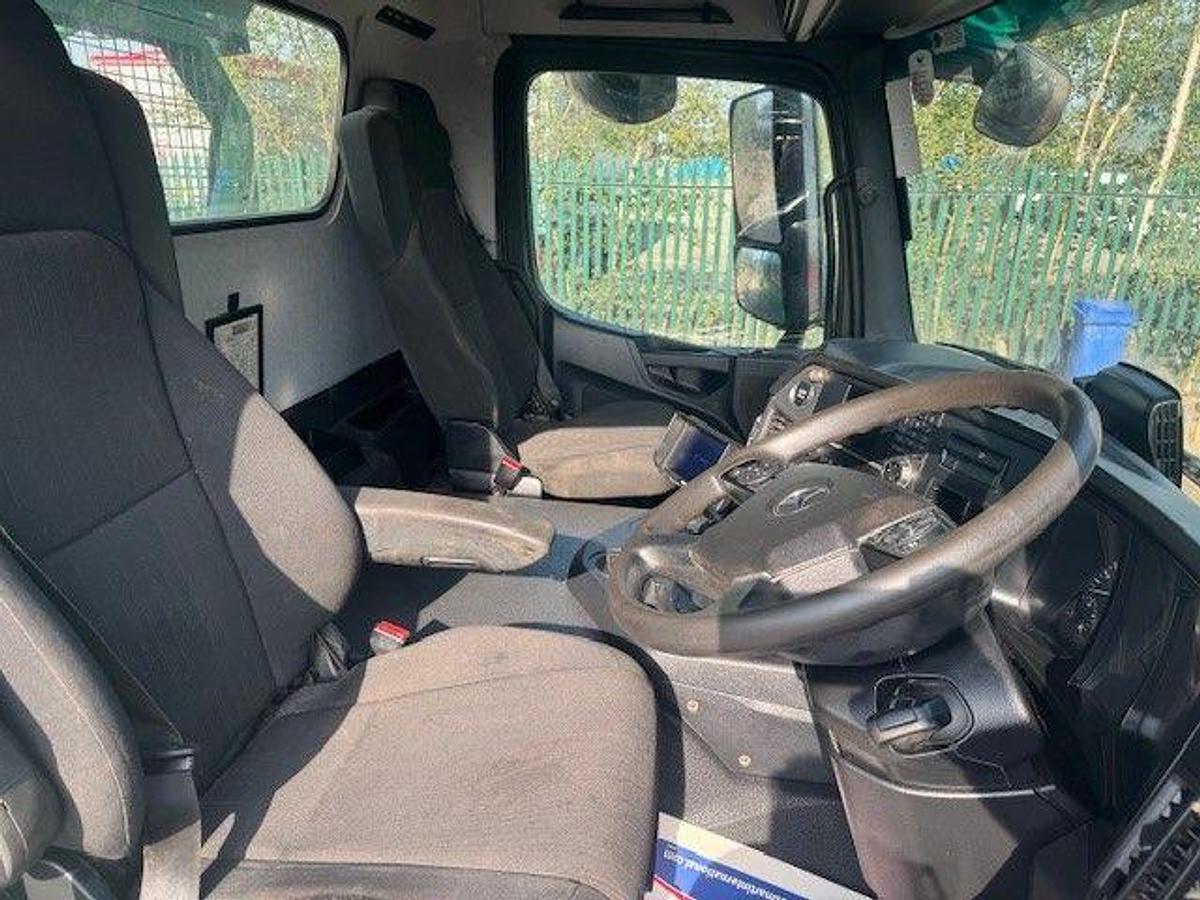 Used 2018 (68) Mercedes Arocs 1824 4x2 18T Skiploader